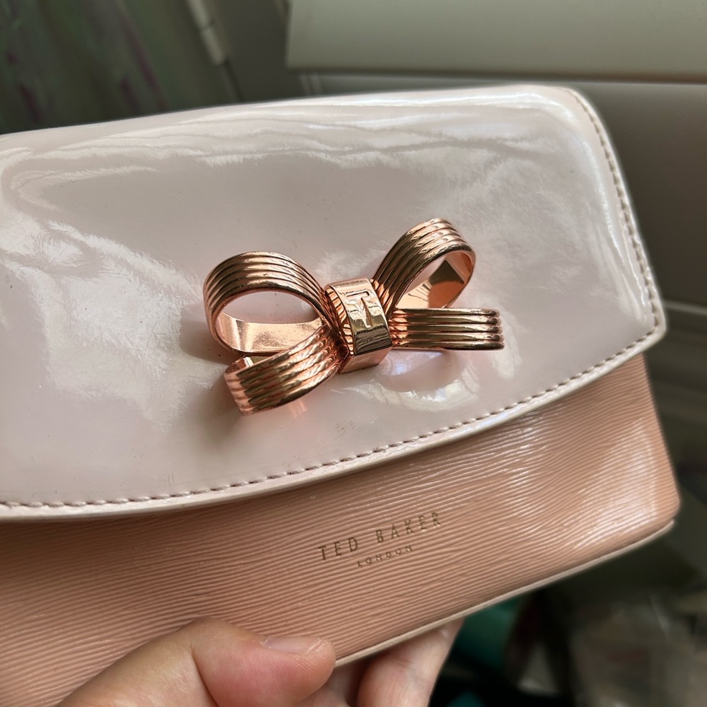 🖤Ted Baker Pink Clutch with Metallic Bow - Picture 2 of 16